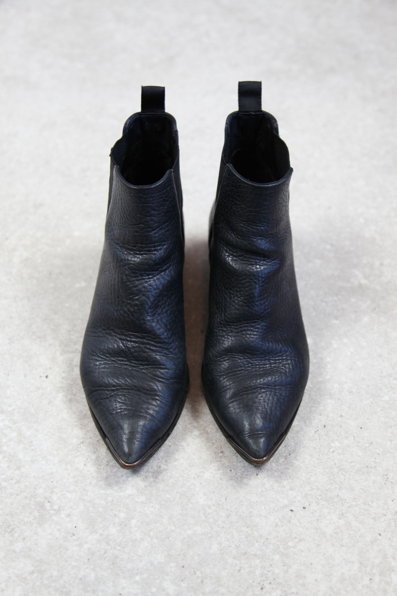 Acne studios jensen hot sale grain chelsea booties