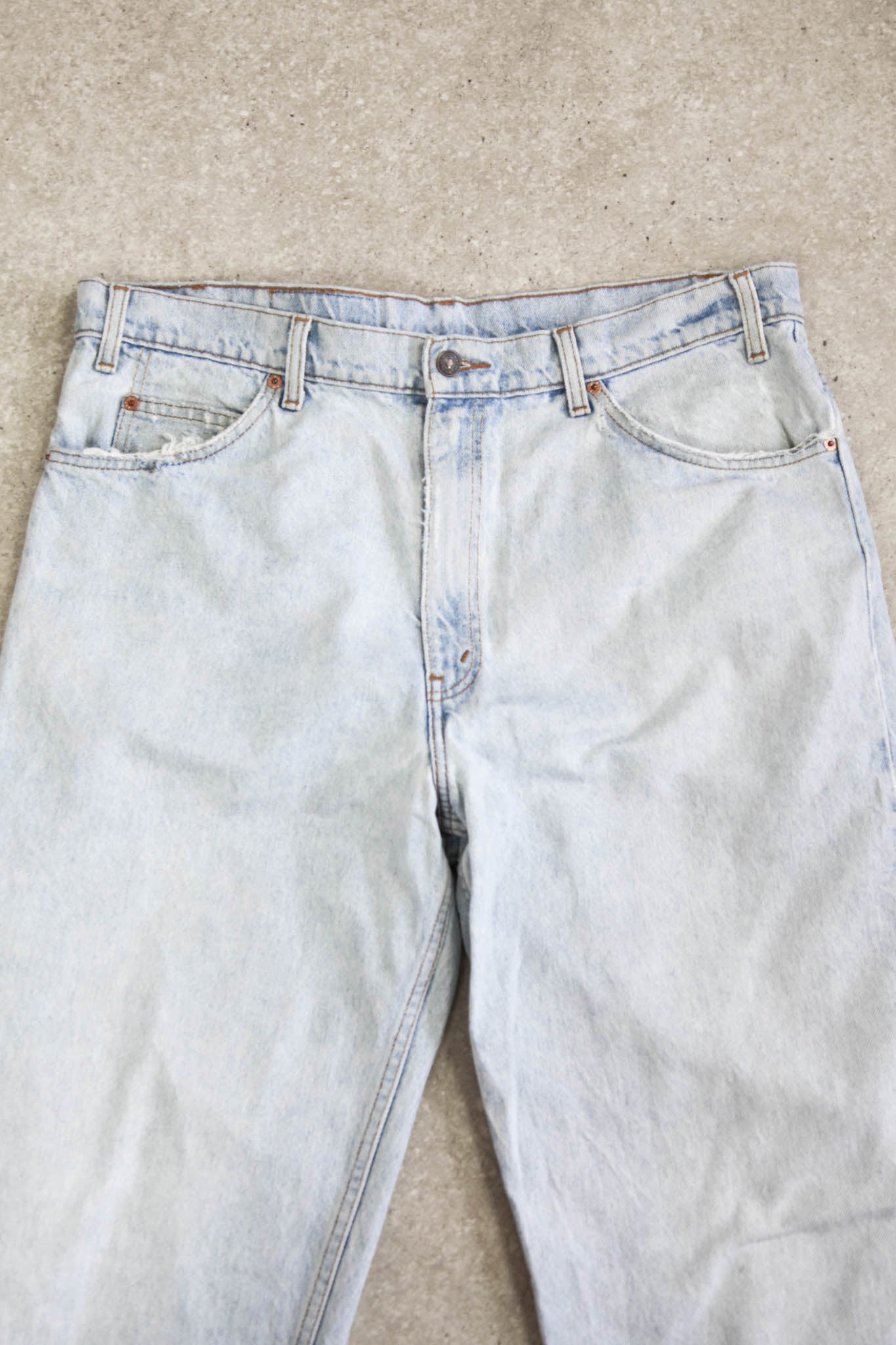 Levi's 550 Orange Tab Super Light Wash Jeans (W38 L32) - Second